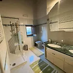 Semesterbostad Historic Among Olive Groves In