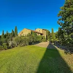 Semesterbostad Historic Among Olive Groves In